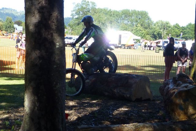 Julian R - KT250