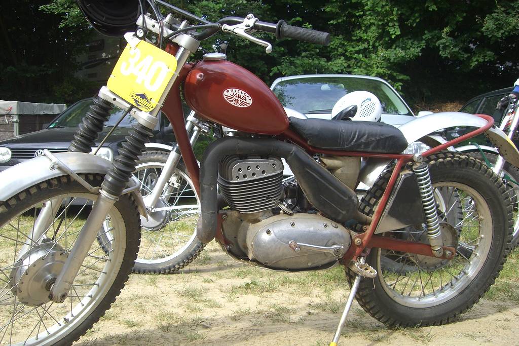 Ruttloff Jawa light, said to be circa 75kg.jpg