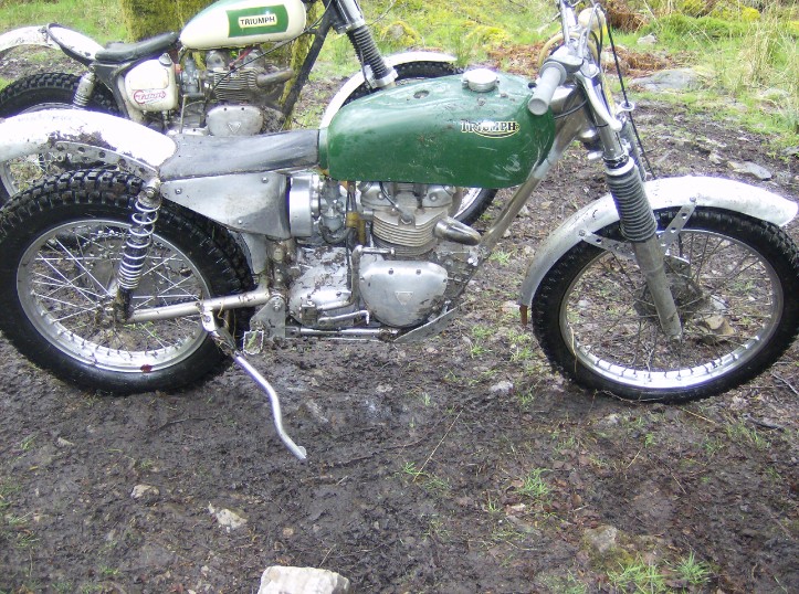 Triumph 400, built by D&C Classic Bikes.JPG