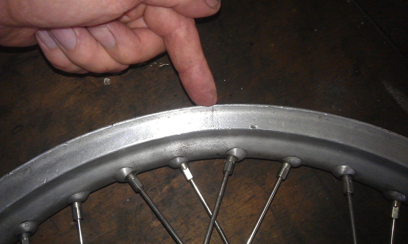 the crack in the TY250D rim weld