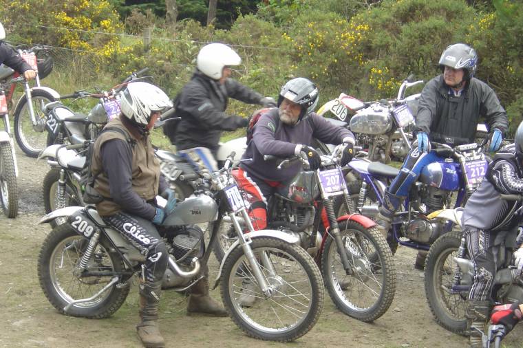 Colin Dommet and Pete Kirby in the centre of pic