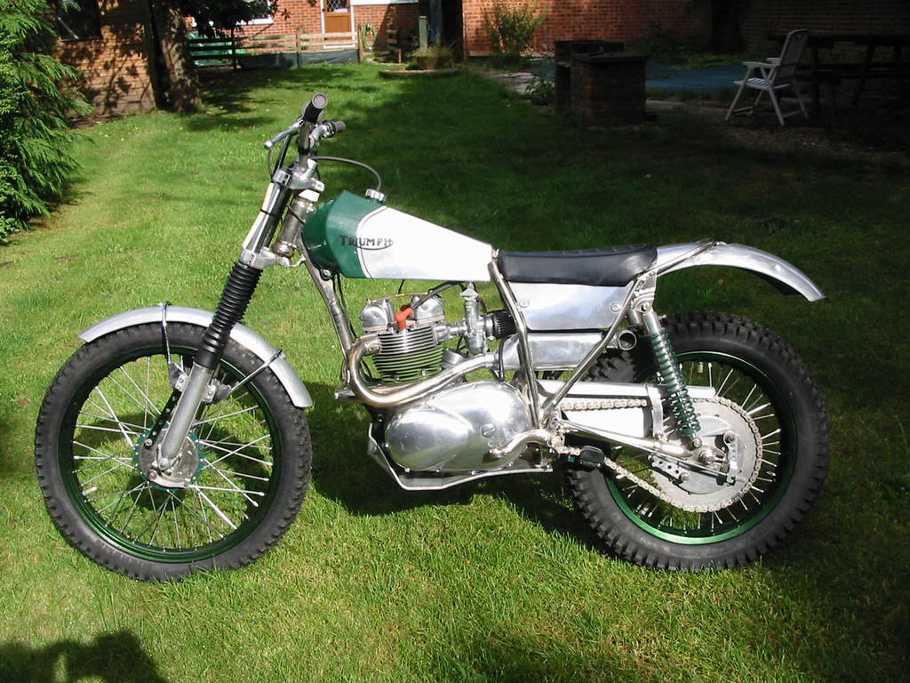 Triumph 5TA in B40 frame.jpg