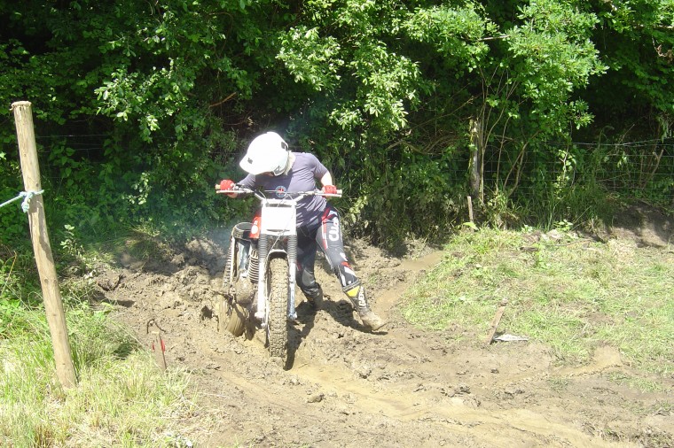 Strangely nobody helped her,,, mud was too deep