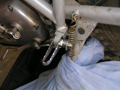 Return spring added to meet regulations for 2008