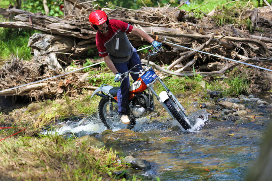 842B0313_resized 900.JPG