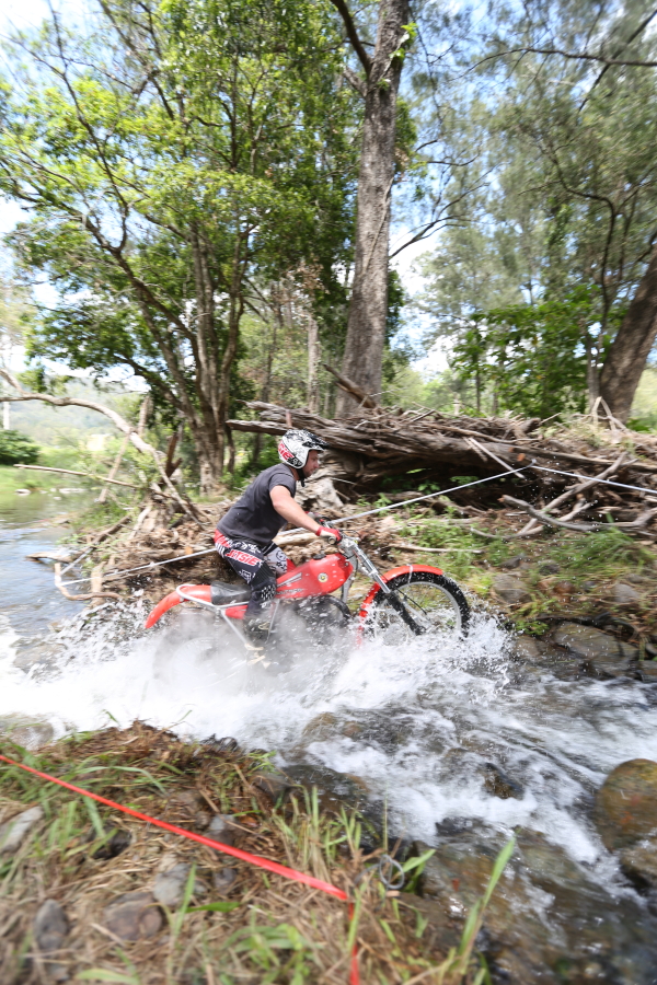 842B0339_resized 900.JPG