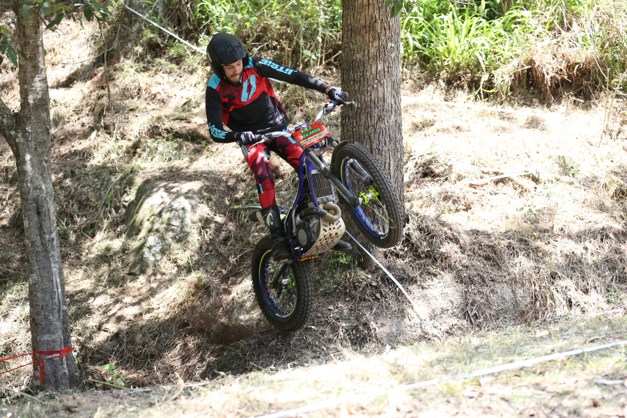 842B0750_resized 900.JPG