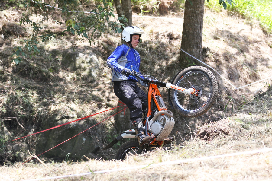 842B0764_resized 900.JPG