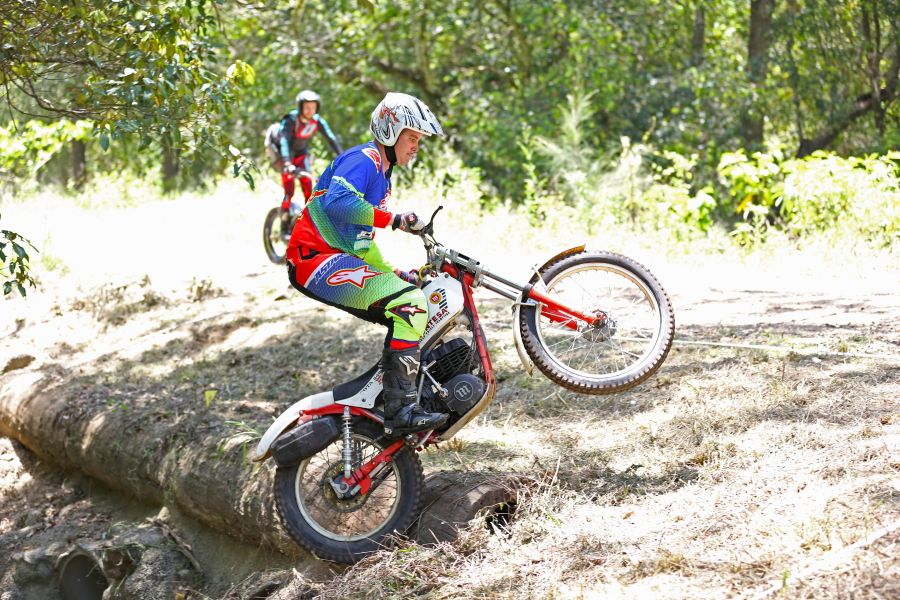 842B0974_resized 900.JPG