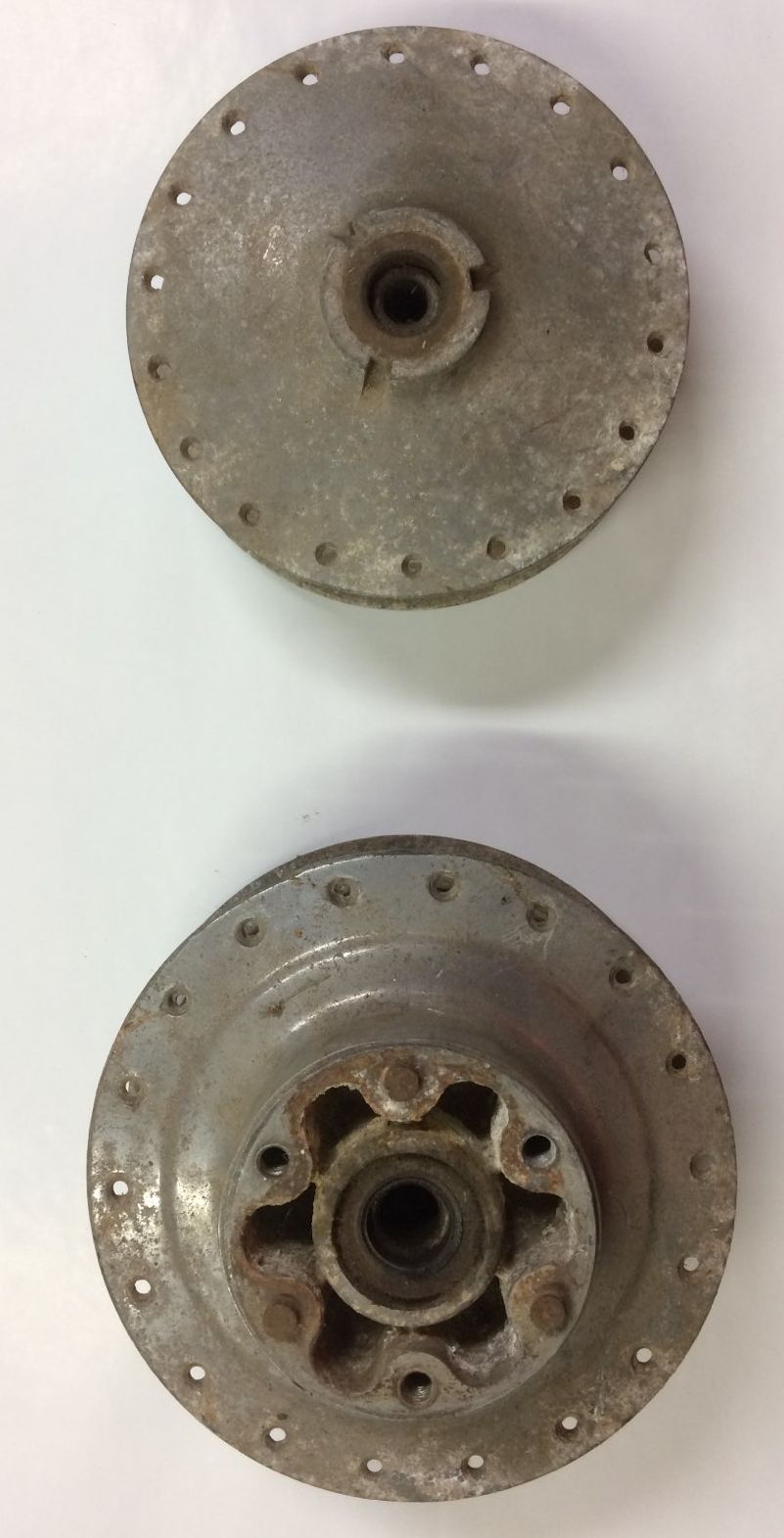 Bultaco Tiron hubs 1.jpg
