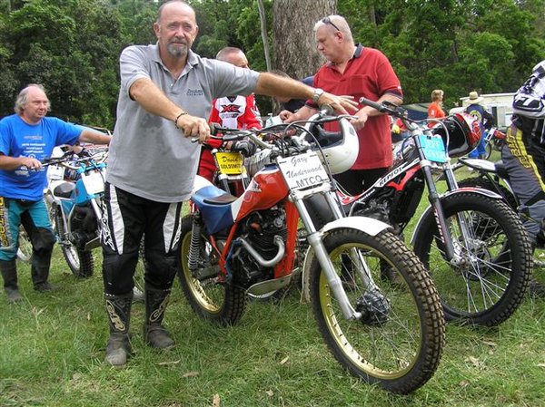 Gary Underwood TLR250, Graham Weiss Bultaco M199B, Jeff Gough 4RT, David Goldsmith