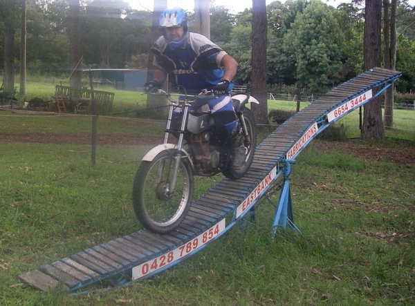 Down to the right stupid!