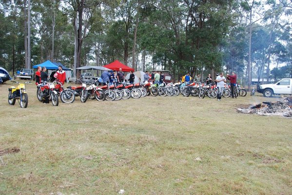 Broweena Sunday morning line up 2011compressed.jpg