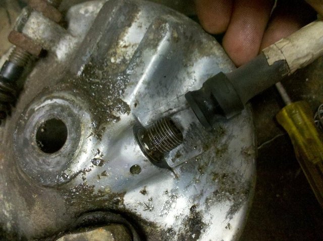 front hub speedo.jpg